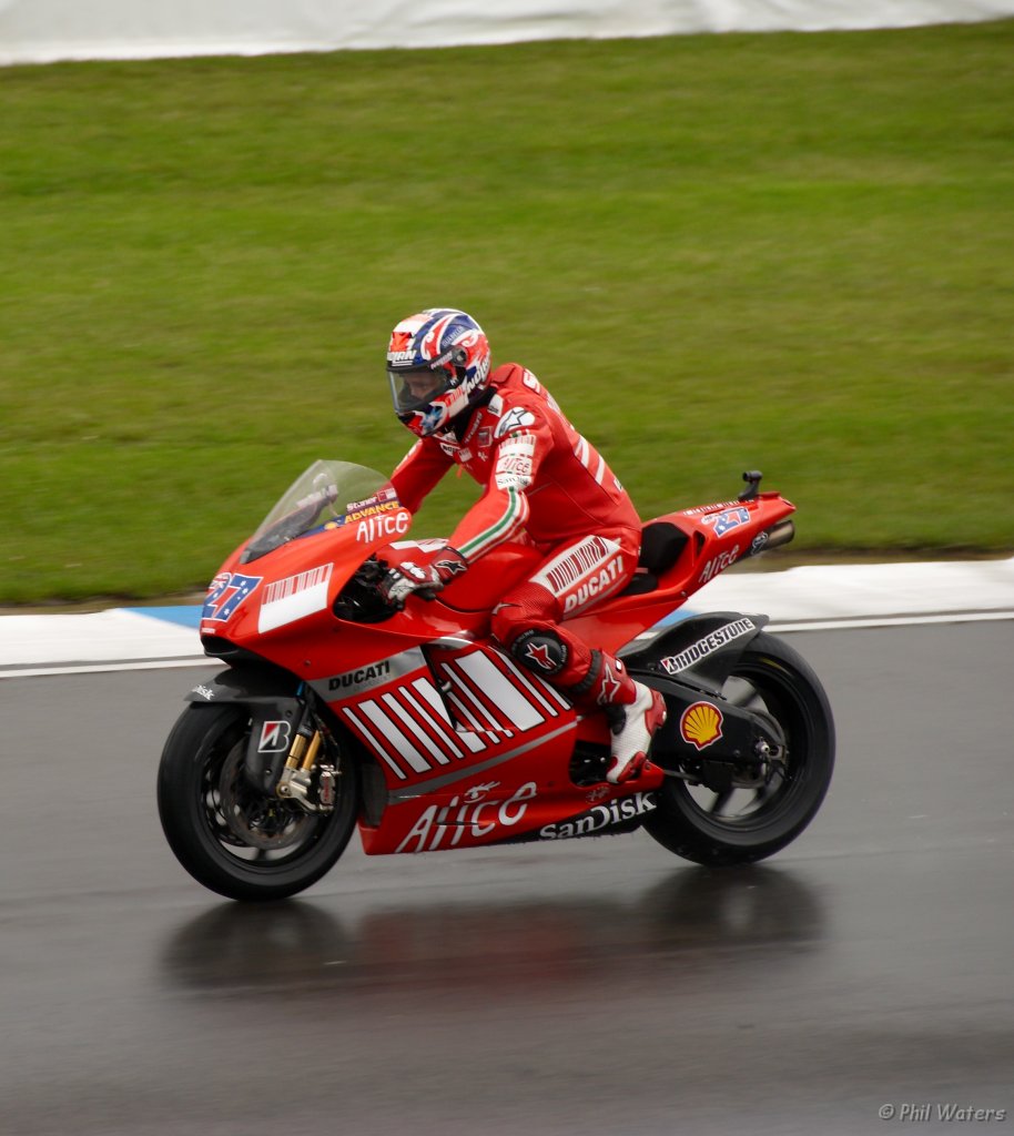 MotoGP_Donnington_24-6-07 104.jpg - Stoner